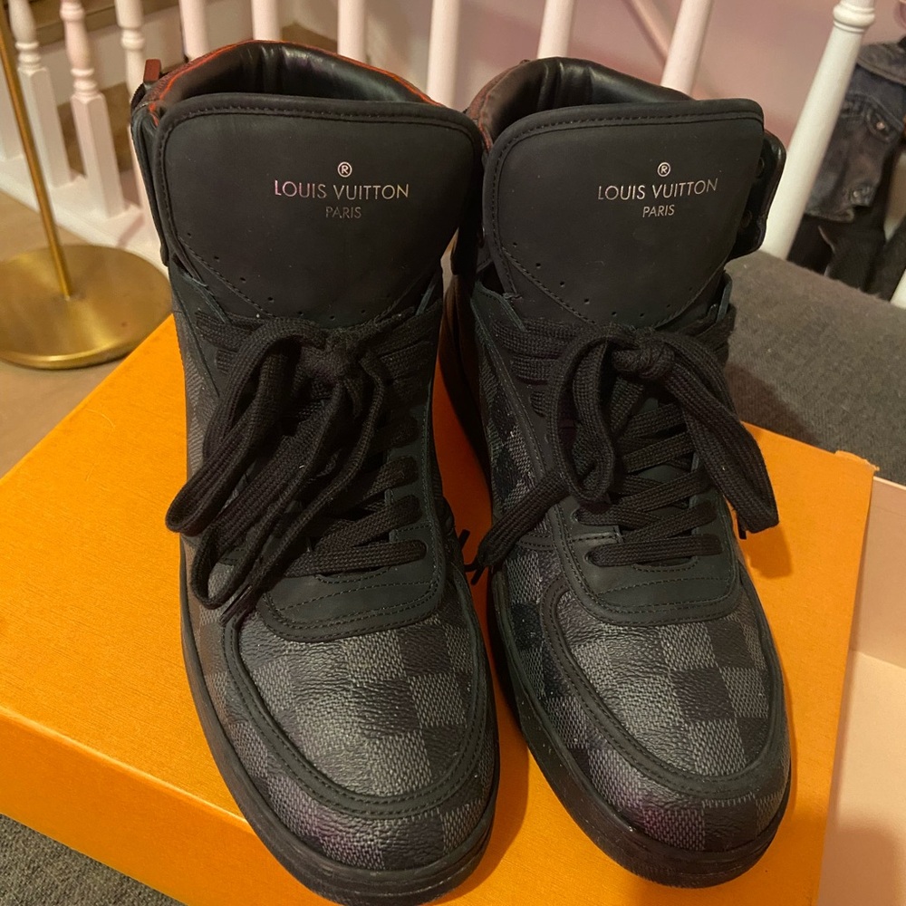 Louis Vuitton Rivoli Damier - Black - Picture 2 of 11